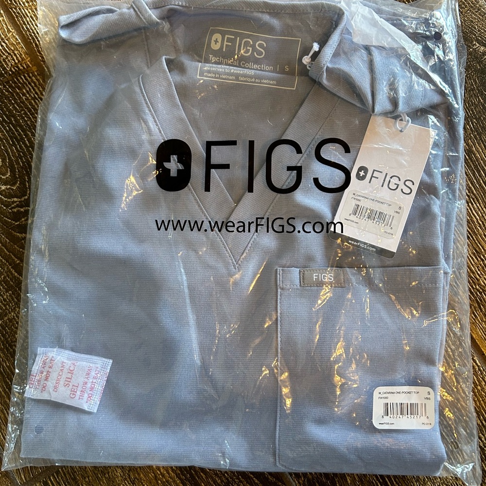 Figs Small one pocket top